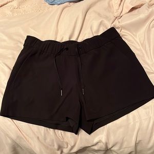 Lululemon shorts black